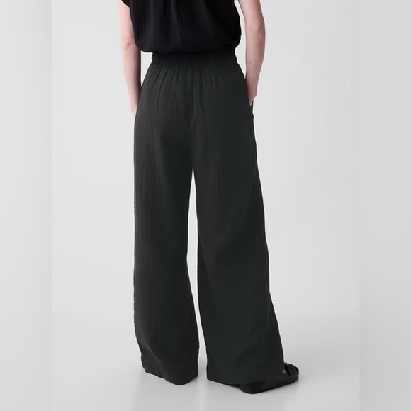 NWT! GAP Black Mid Rise Crinkle Gauze Wide-Leg Pants - Multiple Sizes 🩷 - Picture 4 of 9